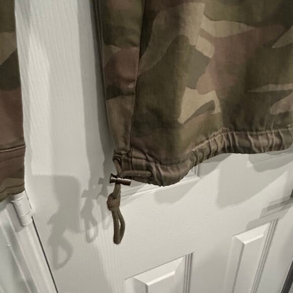 Democracy Women’s Camo Utility Jacket XL – Drawstring Hem, Snap Pockets - Picture 3 of 7